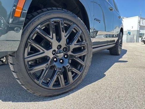 New 2026 GMC Yukon AT4 Ultimate w/ LPO, Floor Liner Package AWD/4WD image 12