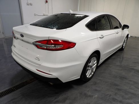 Used 2020 Ford Fusion SE FWD image 4