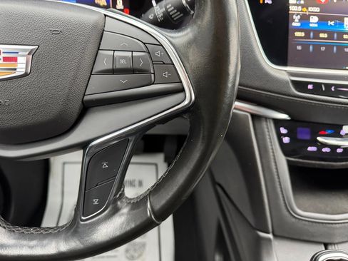 Used 2018 Cadillac XT5 Premium Luxury image 28