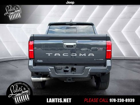 Used 2025 Toyota Tacoma Limited image 5