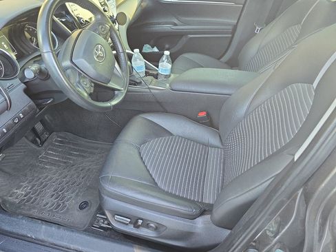 Used 2024 Toyota Camry SE image 11