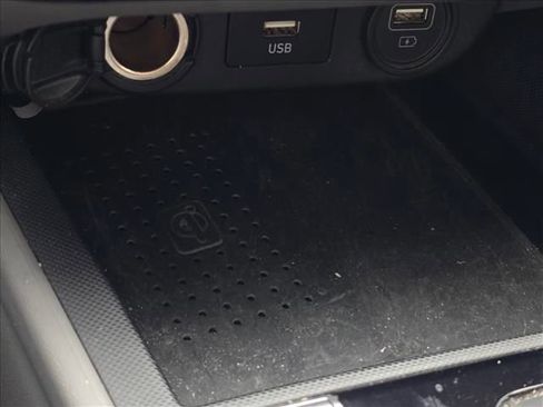 Used 2023 Hyundai Elantra SEL w/ Convenience Package image 5