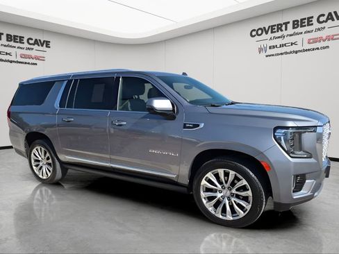 Used 2022 GMC Yukon XL Denali w/ Denali Premium Package image 1
