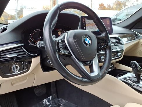 Used 2022 BMW 530i xDrive w/ Convenience Package image 26