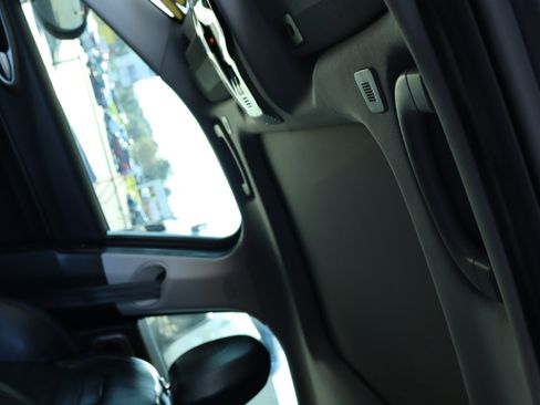 Used 2017 Alfa Romeo Giulia Ti w/ TI 19" Sport Package image 18