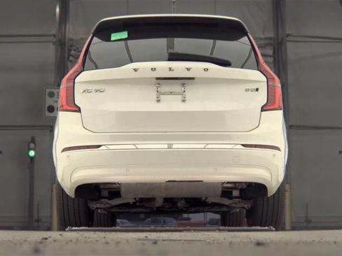 Used 2025 Volvo XC90 B5 Plus AWD/4WD image 6