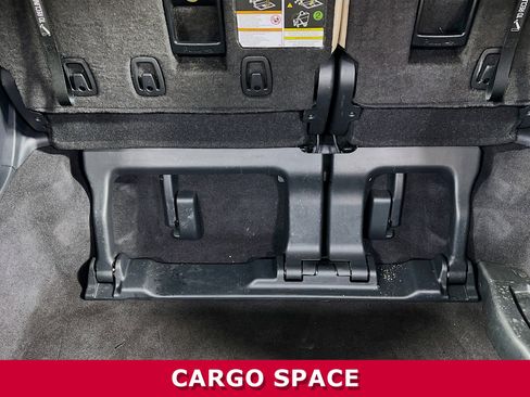 Used 2023 Toyota Sienna Limited image 27