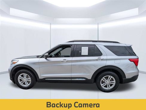 Used 2020 Ford Explorer XLT w/ Equipment Group 202A AWD/4WD image 2