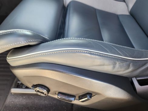 Used 2022 Volvo XC60 B5 R-Design w/ Advanced Package image 18