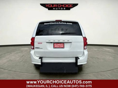 Used 2017 Dodge Grand Caravan SE w/ Power Window Group FWD image 5