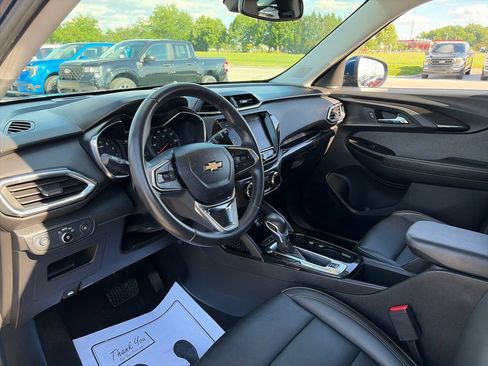 Used 2021 Chevrolet TrailBlazer LT w/ Premium Seating Package FWD image 14