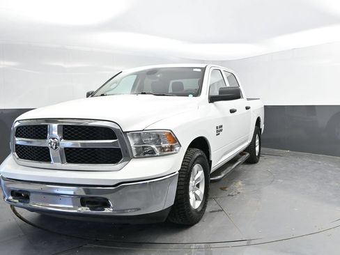 Used 2022 RAM 1500 Classic SLT AWD/4WD image 5