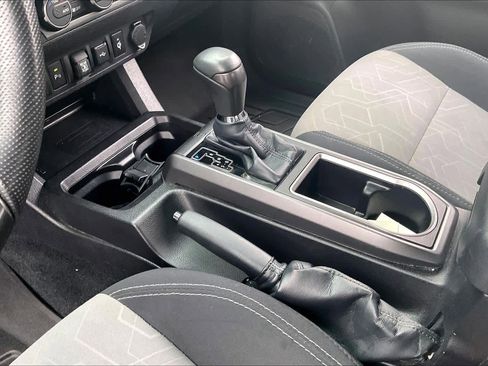 Used 2023 Toyota Tacoma TRD Off-Road image 19