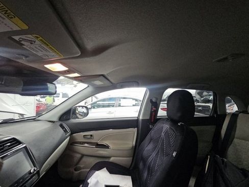 Used 2021 Chrysler Voyager Lxi image 34