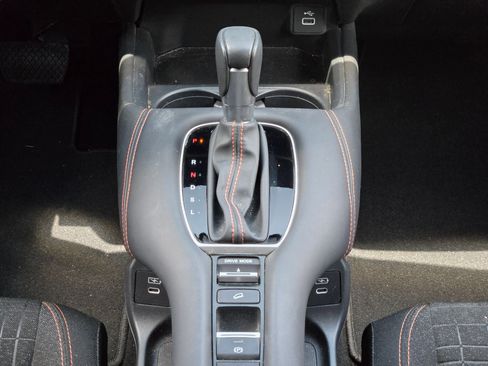 Used 2025 Honda HR-V Sport image 19