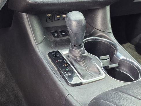 Used 2019 Toyota Highlander LE FWD image 22