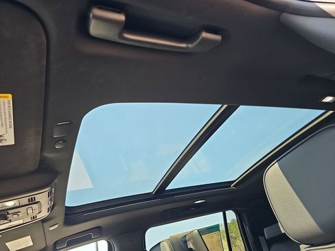 Used 2023 GMC Yukon XL Denali w/ Denali Reserve Package image 35