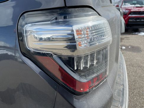 Used 2021 Toyota 4Runner TRD Off-Road Premium image 9