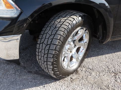 Used 2016 RAM 1500 Laramie w/ Convenience Group AWD/4WD image 17