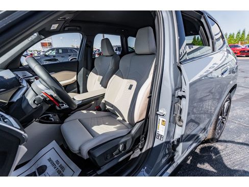 Used 2025 BMW X1 M35i w/ Premium Package image 8