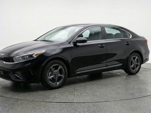Used 2025 Kia K4 FWD image 3