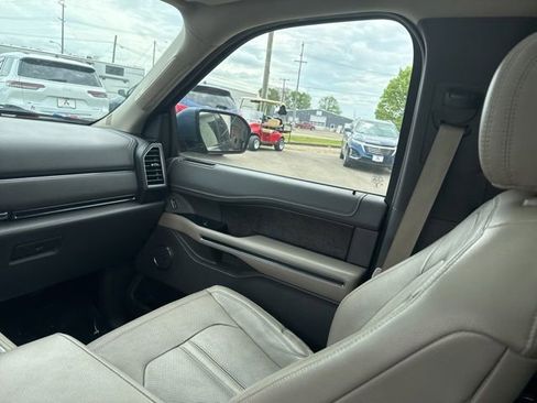 Used 2018 Ford Expedition Limited w/ Equipment Group 301A AWD/4WD image 20