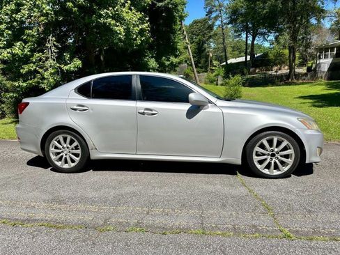 Used 2006 Lexus IS 250 RWD image 2
