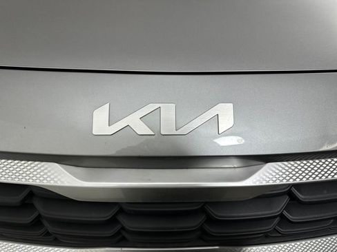 Used 2023 Kia Seltos LX image 9