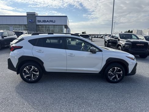 Used 2024 Subaru Crosstrek 2.0i Premium image 9