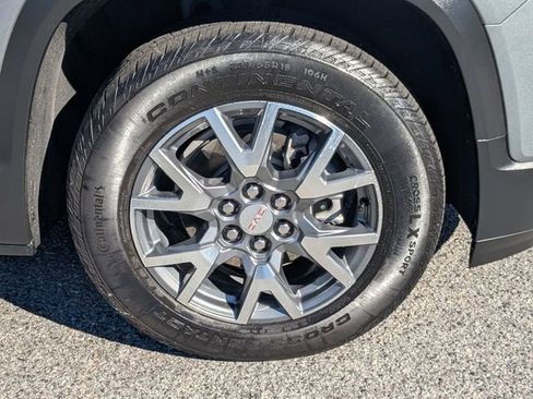 Used 2023 GMC Acadia SLT w/ Preferred Package image 12