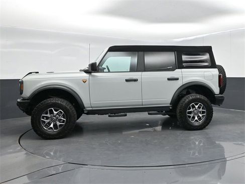 Used 2021 Ford Bronco Badlands image 5