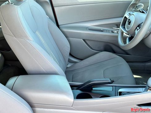 Used 2021 Hyundai Elantra SEL FWD image 12
