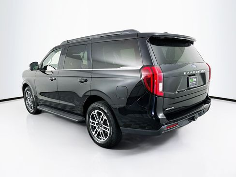 Used 2025 Ford Expedition Active AWD/4WD image 5