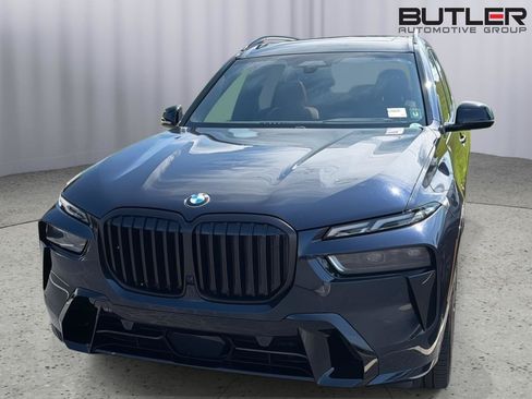 Used 2024 BMW X7 xDrive40i w/ Executive Package AWD/4WD image 3
