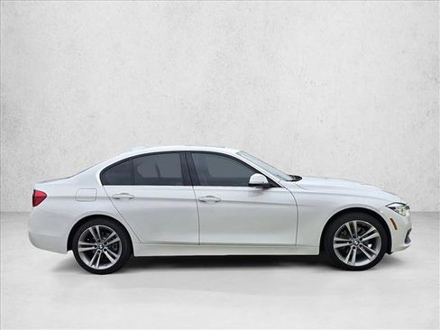 Used 2018 BMW 330i Sedan w/ Premium Package RWD image 4