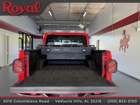 Used 2021 Jeep Gladiator Rubicon AWD/4WD image 4