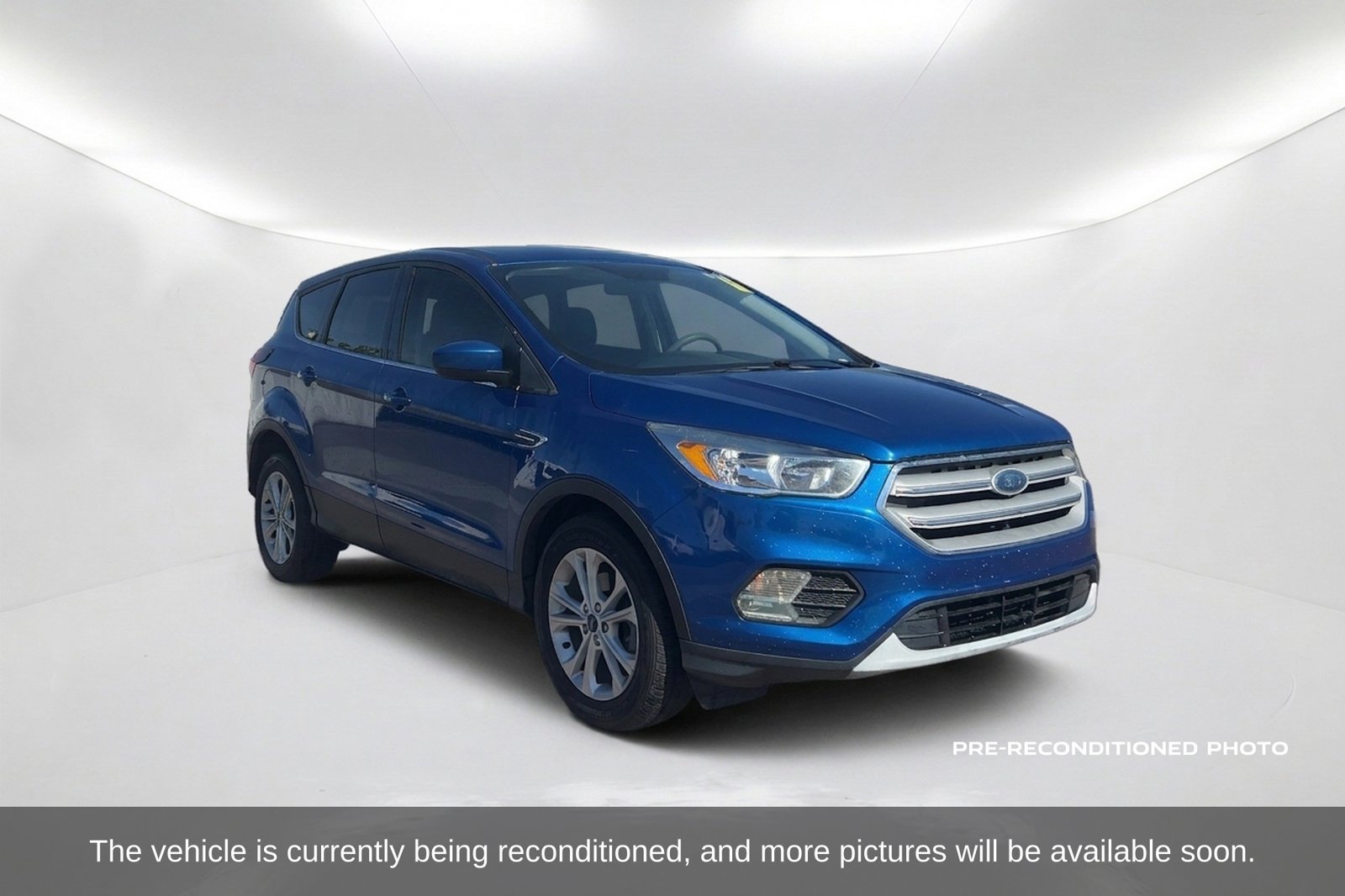 Used 2019 Ford Escape SE FWD image 3