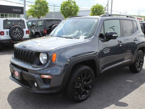 Used 2022 Jeep Renegade Altitude w/ Convenience Group AWD/4WD image 2