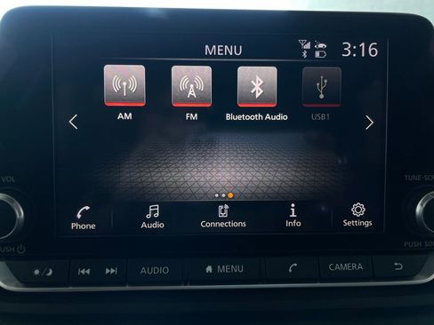 Used 2024 Nissan Rogue SV image 35