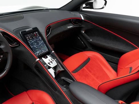 Used 2025 Ferrari Roma Spider RWD image 34
