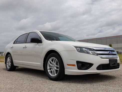 Used 2011 Ford Fusion S FWD image 1