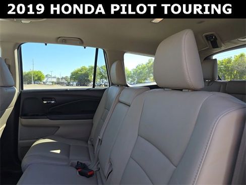 Used 2019 Honda Pilot Touring image 19