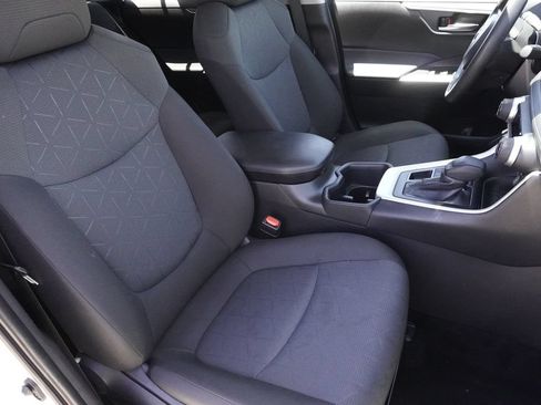 Used 2025 Toyota RAV4 XLE AWD/4WD image 24