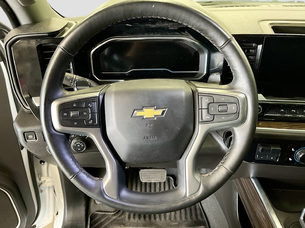 Used 2025 Chevrolet Silverado 1500 RST w/ Convenience Package II AWD/4WD image 11