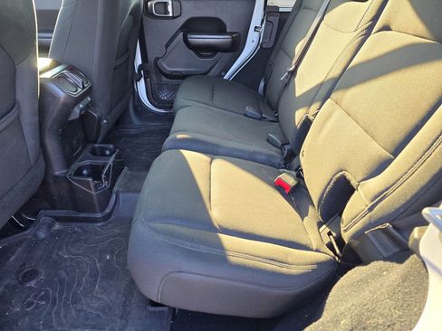 Used 2018 Jeep Wrangler Unlimited Sport S AWD/4WD image 13