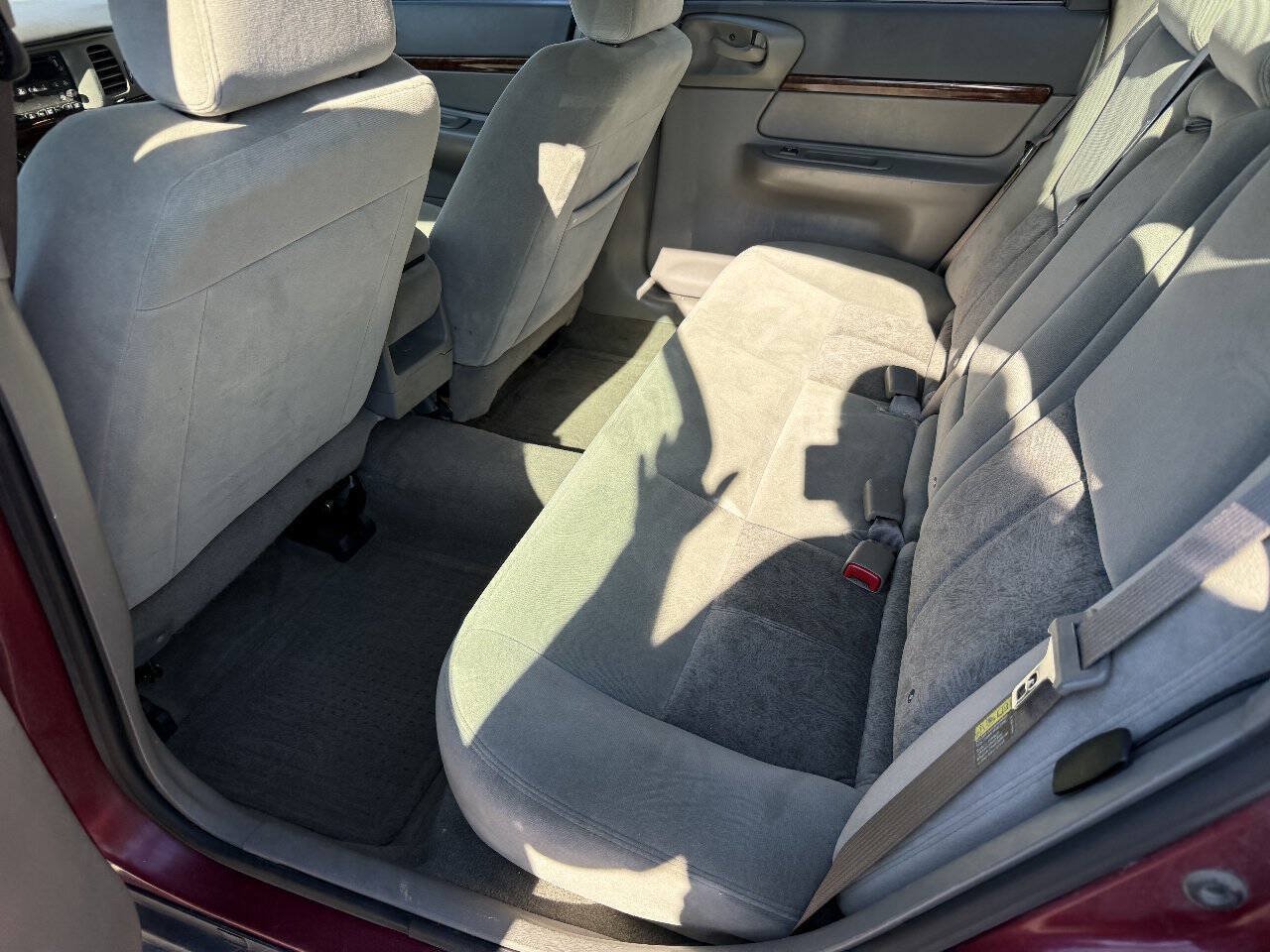 Used 2005 Chevrolet Impala w/ Preferred Equipment Group FWD image 11