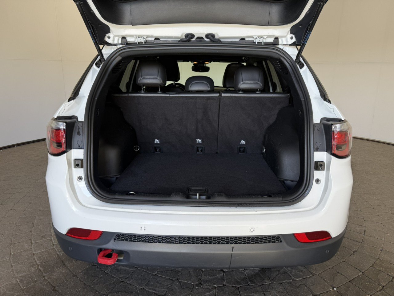 Used 2024 Jeep Compass Trailhawk AWD/4WD image 7