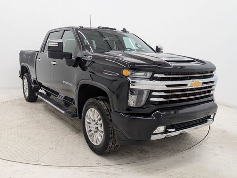 Used 2020 Chevrolet Silverado 2500 High Country w/ LPO, Dark Essentials Package image 7