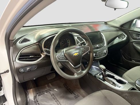 Used 2024 Chevrolet Malibu LT FWD image 9