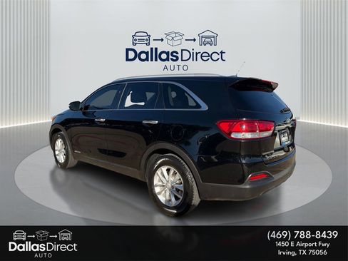 Used 2017 Kia Sorento LX image 8